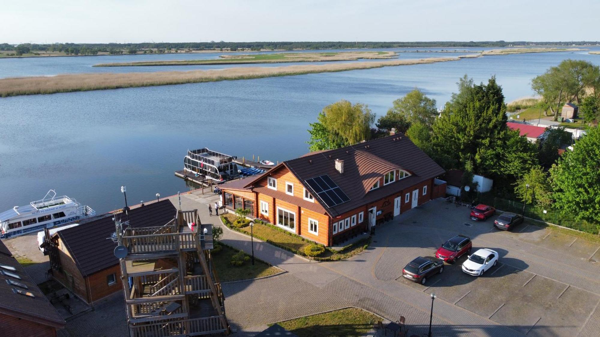 Karczma Rybna Rybaczowka Marina B&B Swinoujscie Dış mekan fotoğraf